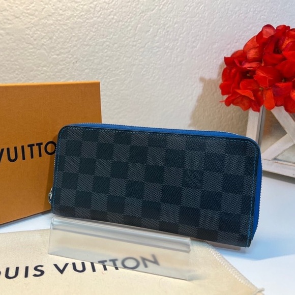 Louis Vuitton Handbags - Louis Vuitton Damier Zippy